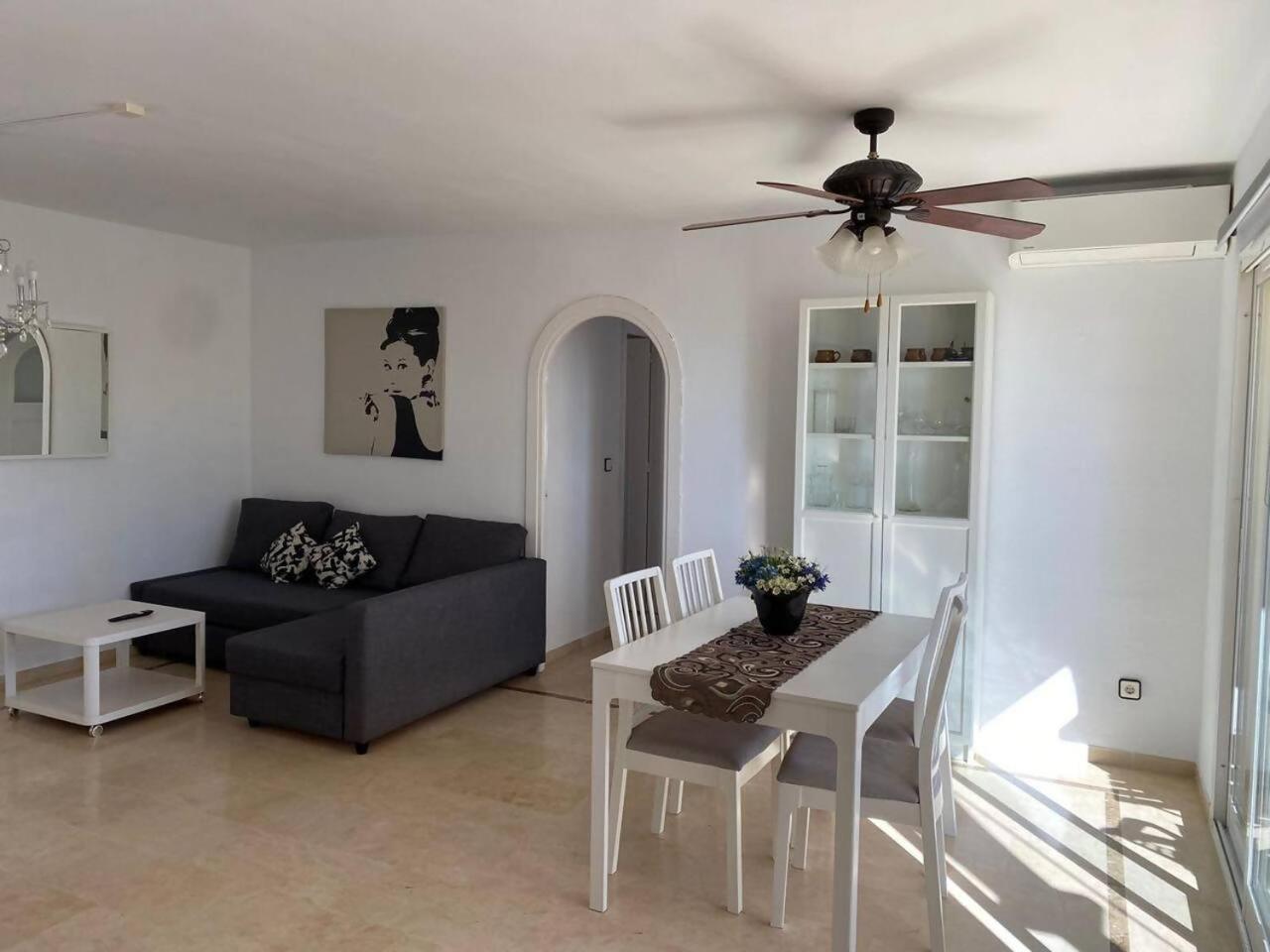 Leilighet Cyv Simple Living Near W Pool In *